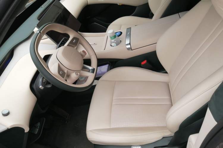 Used Xiaomi Auto YU7 2025 Ultra-Long Range High-Performance All-Wheel-Drive Max Edition Left Front Seat