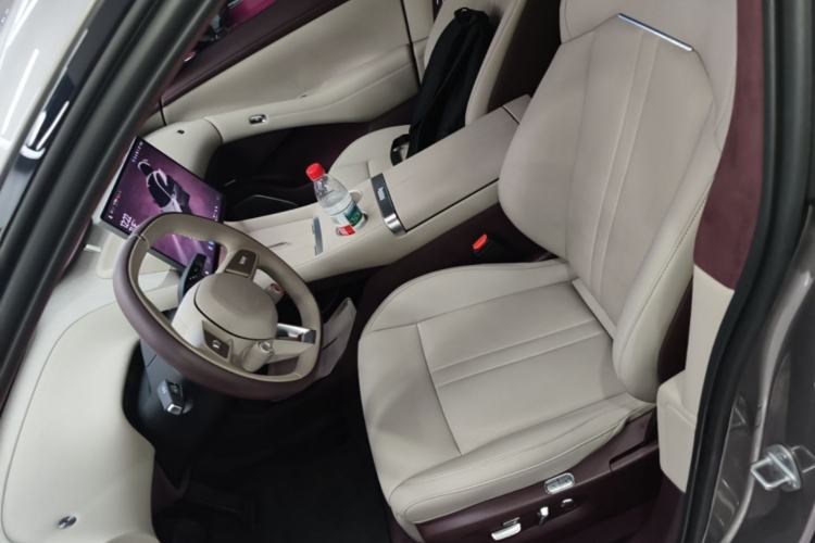 Used Xiaomi Auto YU7 2025 Ultra-Long Range High-Performance All-Wheel-Drive Max Edition Left Front Seat