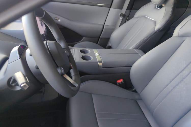 Used Xiaomi Auto YU7 2025 Ultra-Long Range Rear-Wheel Drive Version Left Front Seat