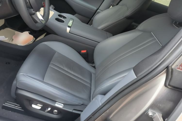 Used Xiaomi Auto YU7 2025 Ultra-Long Range Rear-Wheel Drive Version Left Front Seat
