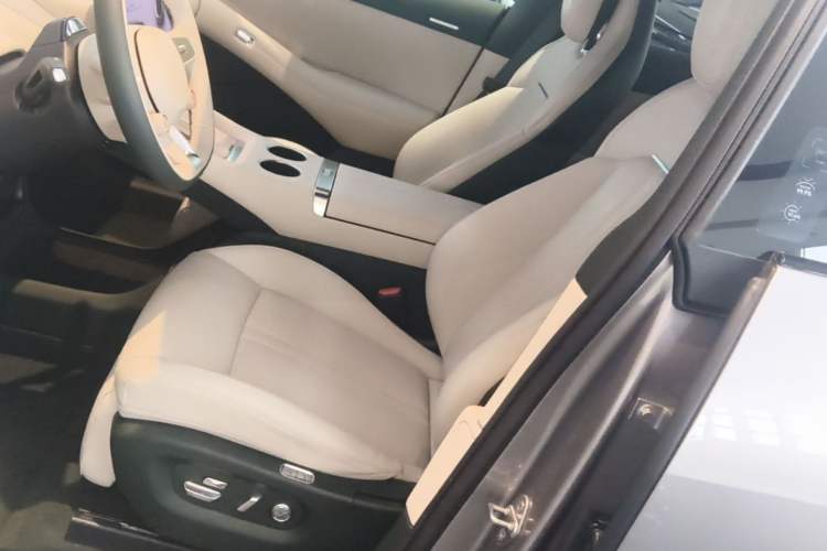 Used Xiaomi Auto YU7 2025 Ultra-Long Range Rear-Wheel Drive Version Left Front Seat