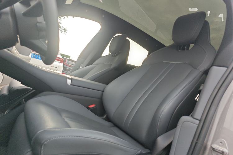 Used Xiaomi Auto YU7 2025 Ultra-Long Range Rear-Wheel Drive Version Left Front Seat