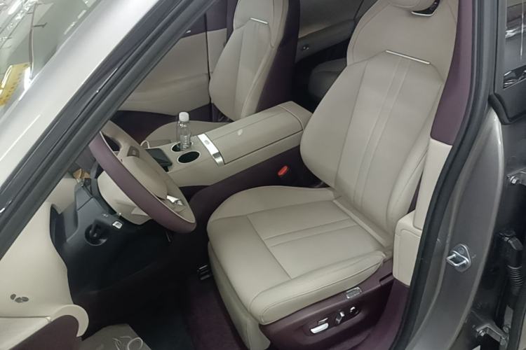 Used Xiaomi Auto YU7 2025 Ultra-Long Range Rear-Wheel Drive Version Left Front Seat