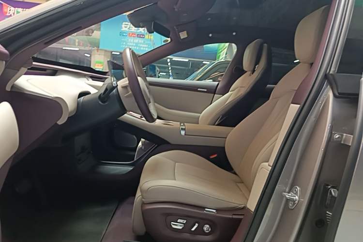 Used Xiaomi Auto YU7 2025 Ultra-Long Range Rear-Wheel Drive Version Left Front Seat