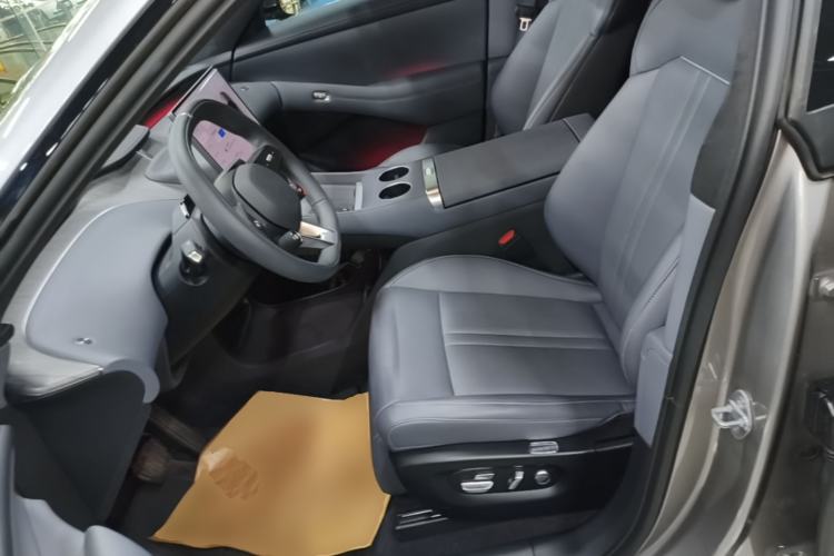 Used Xiaomi Auto YU7 2025 Ultra-Long Range High-Performance All-Wheel-Drive Max Edition Left Front Seat