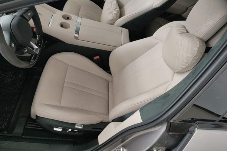 Used Xiaomi Auto YU7 2025 Ultra-Long Range High-Performance All-Wheel-Drive Max Edition Left Front Seat