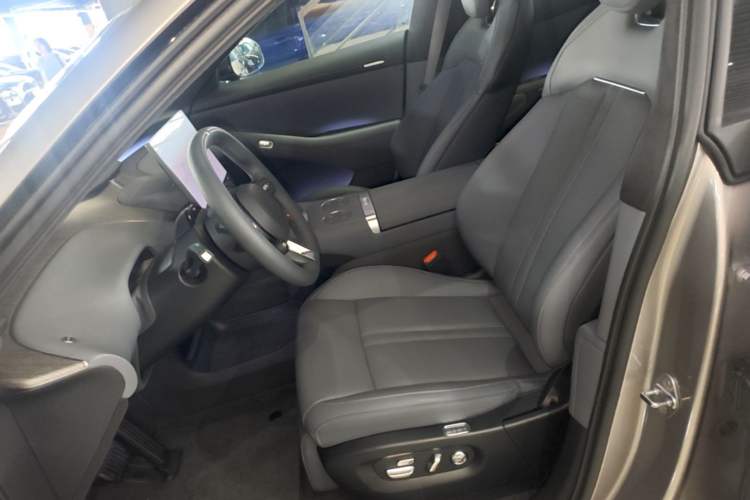 Used Xiaomi Auto YU7 2025 Ultra-Long Range High-Performance All-Wheel-Drive Max Edition Left Front Seat