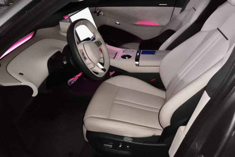 Used Xiaomi Auto YU7 2025 Ultra-Long Range High-Performance All-Wheel-Drive Max Edition Left Front Seat