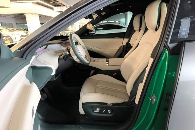 Used Xiaomi Auto YU7 2025 Ultra-Long Range All-Wheel Drive Pro Version Left Front Seat