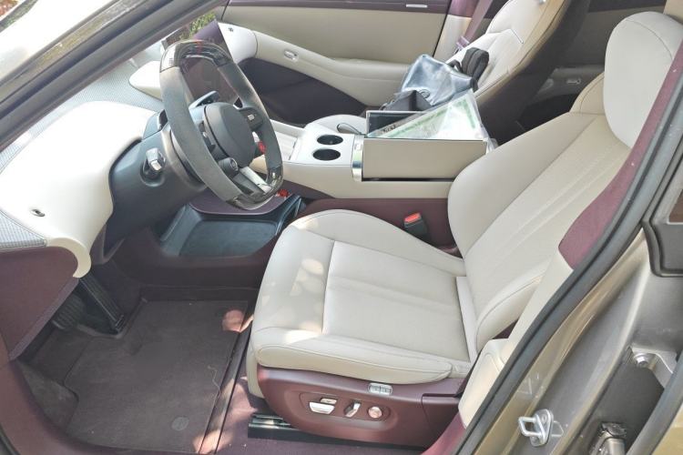 Used Xiaomi Auto YU7 2025 Ultra-Long Range High-Performance All-Wheel-Drive Max Edition Left Front Seat