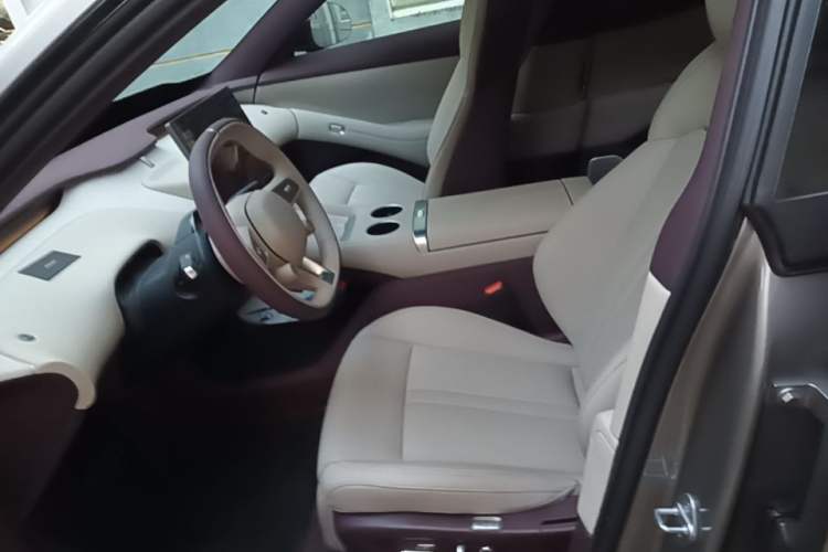 Used Xiaomi Auto YU7 2025 Ultra-Long Range All-Wheel Drive Pro Version Left Front Seat