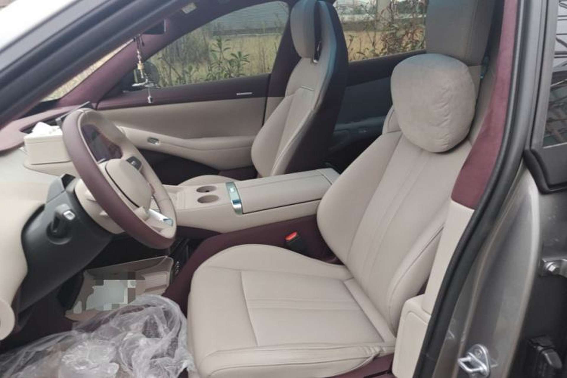 Used Xiaomi Auto YU7 2025 Ultra-Long Range High-Performance All-Wheel-Drive Max Edition Left Front Seat