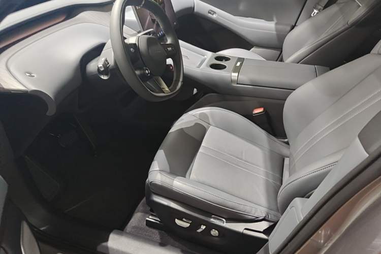 Used Xiaomi Auto YU7 2025 Ultra-Long Range Rear-Wheel Drive Version Left Front Seat