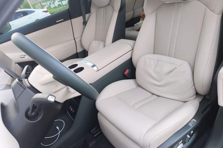 Used Xiaomi Auto YU7 2025 Ultra-Long Range Rear-Wheel Drive Version Left Front Seat