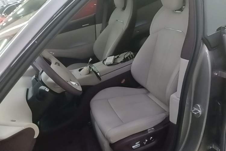 Used Xiaomi Auto YU7 2025 Ultra-Long Range All-Wheel Drive Pro Version Left Front Seat