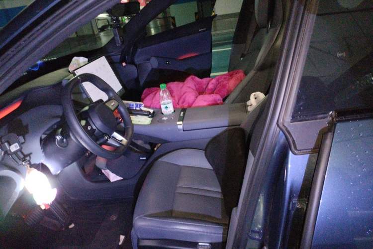 Used Xiaomi Auto YU7 2025 Ultra-Long Range Rear-Wheel Drive Version Left Front Seat