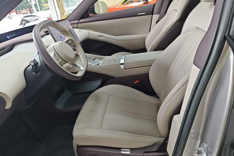 Used Xiaomi Auto YU7 2025 Ultra-Long Range All-Wheel Drive Pro Version Left Front Seat