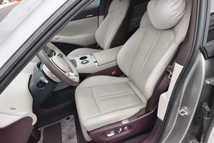Used Xiaomi Auto YU7 2025 Ultra-Long Range Rear-Wheel Drive Version Left Front Seat