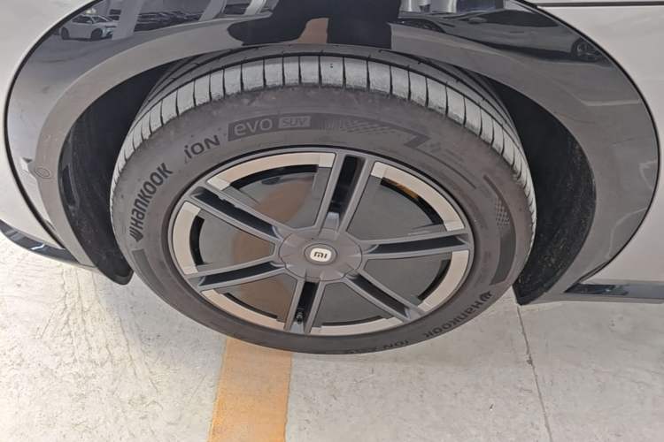 Used Xiaomi Auto YU7 2025 Ultra-Long Range Rear-Wheel Drive Version Left Front Wheel Hub