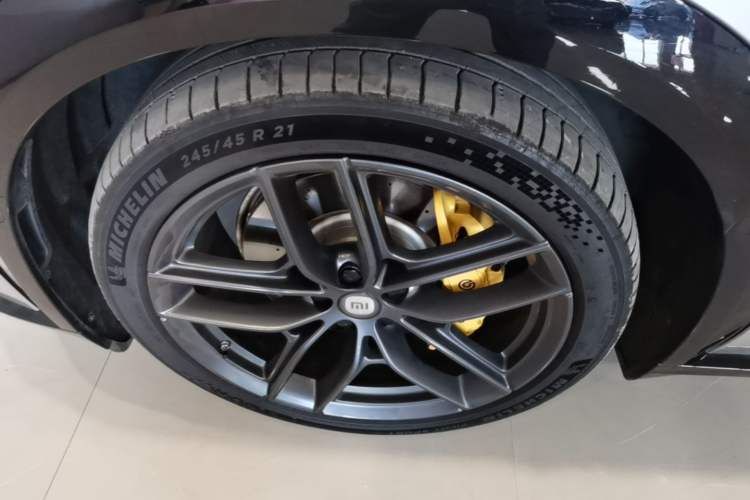 Used Xiaomi Auto YU7 2025 Ultra-Long Range High-Performance All-Wheel-Drive Max Edition Left Front Wheel Hub