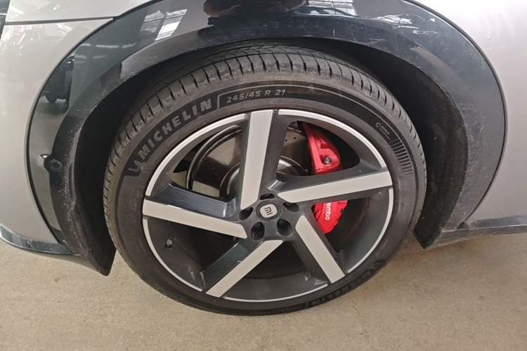 Used Xiaomi Auto YU7 2025 Ultra-Long Range High-Performance All-Wheel-Drive Max Edition Left Front Wheel Hub