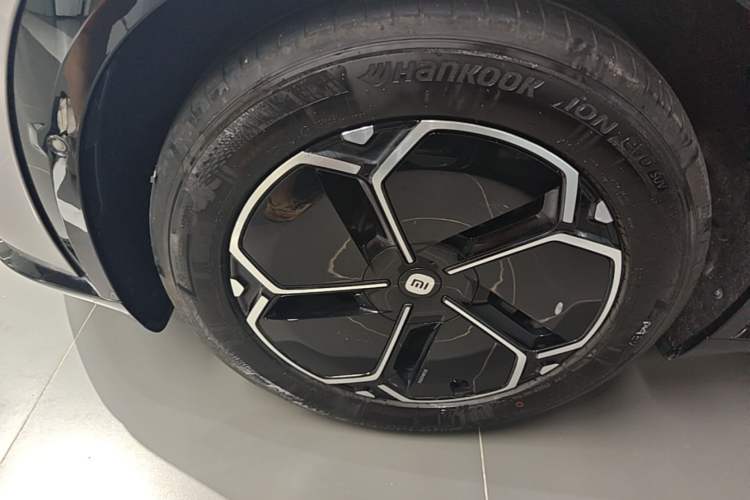 Used Xiaomi Auto YU7 2025 Ultra-Long Range Rear-Wheel Drive Version Left Front Wheel Hub