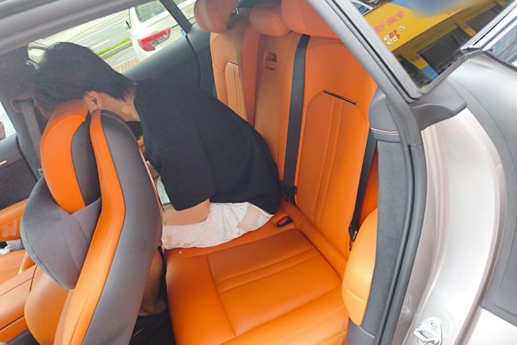 Used Xiaomi Auto YU7 2025 Ultra-Long Range High-Performance All-Wheel-Drive Max Edition Left Rear Seat