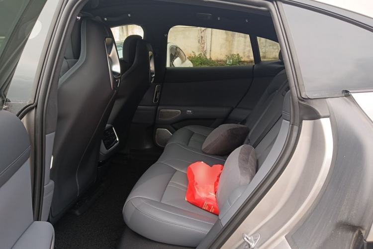 Used Xiaomi Auto YU7 2025 Ultra-Long Range High-Performance All-Wheel-Drive Max Edition Left Rear Seat