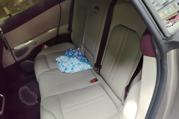 Used Xiaomi Auto YU7 2025 Ultra-Long Range High-Performance All-Wheel-Drive Max Edition Left Rear Seat