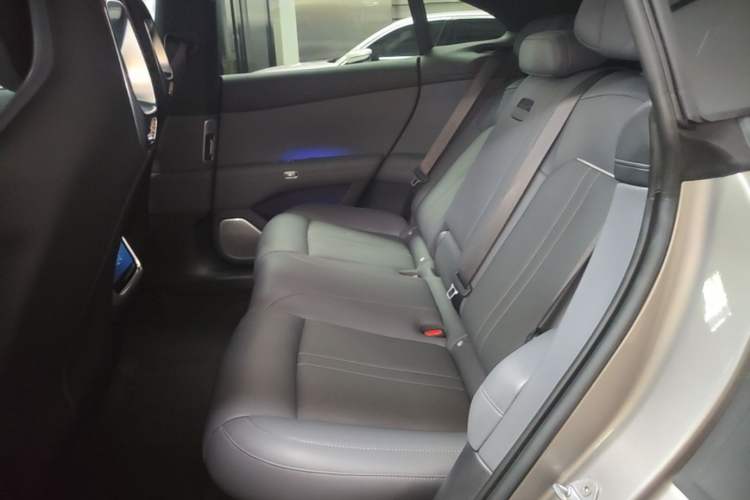 Used Xiaomi Auto YU7 2025 Ultra-Long Range Rear-Wheel Drive Version Left Rear Seat