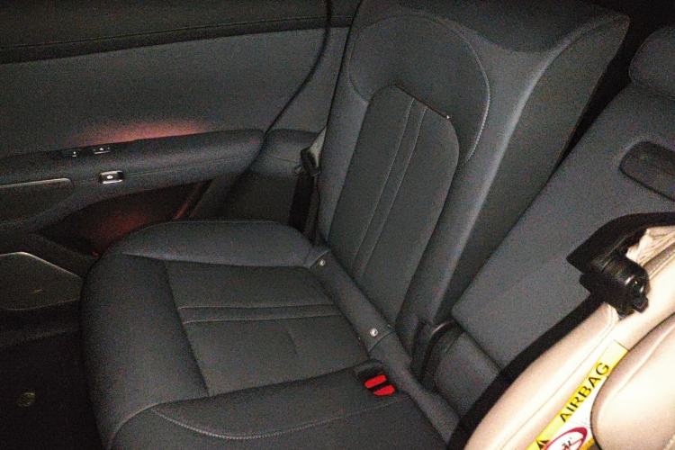 Used Xiaomi Auto YU7 2025 Ultra-Long Range High-Performance All-Wheel-Drive Max Edition Left Rear Seat