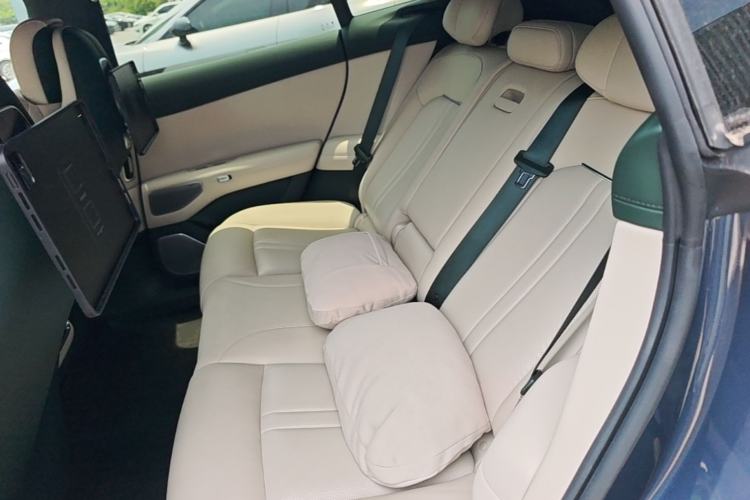 Used Xiaomi Auto YU7 2025 Ultra-Long Range High-Performance All-Wheel-Drive Max Edition Left Rear Seat