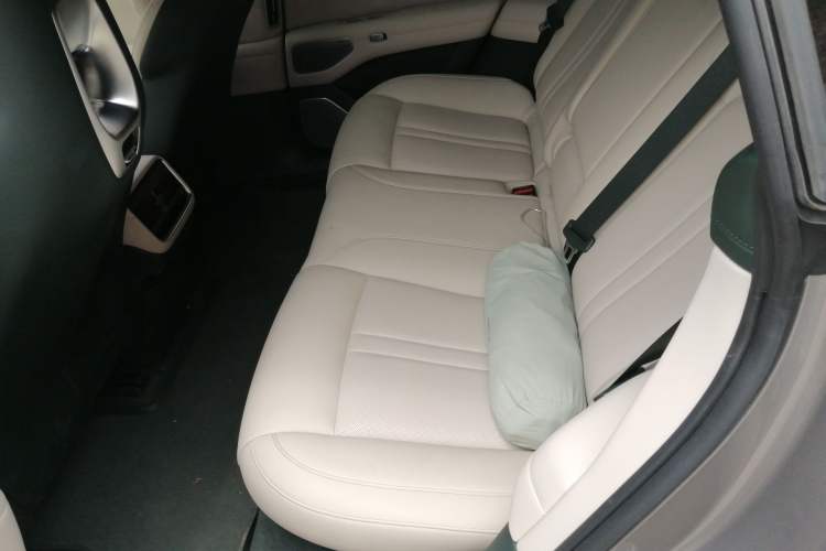 Used Xiaomi Auto YU7 2025 Ultra-Long Range High-Performance All-Wheel-Drive Max Edition Left Rear Seat