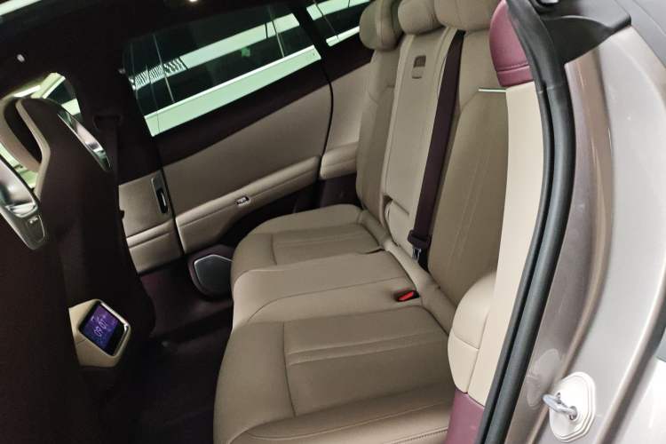 Used Xiaomi Auto YU7 2025 Ultra-Long Range Rear-Wheel Drive Version Left Rear Seat