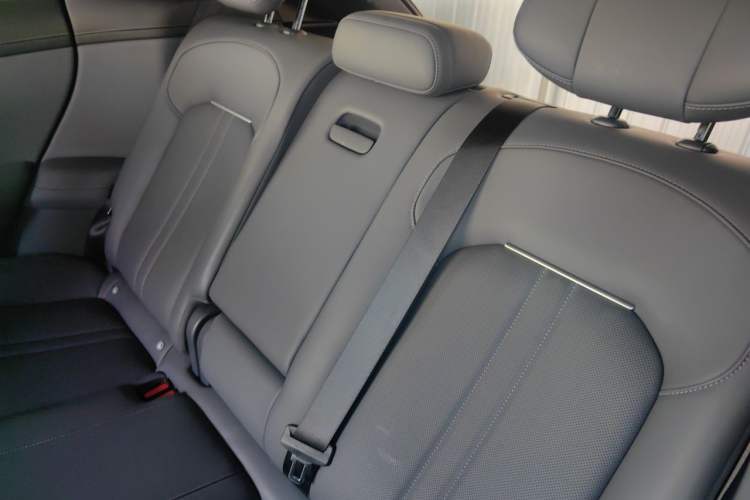 Used Xiaomi Auto YU7 2025 Ultra-Long Range Rear-Wheel Drive Version Left Rear Seat