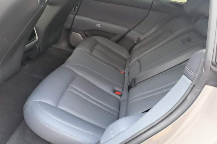 Used Xiaomi Auto YU7 2025 Ultra-Long Range Rear-Wheel Drive Version Left Rear Seat