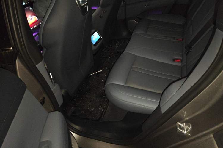 Used Xiaomi Auto YU7 2025 Ultra-Long Range Rear-Wheel Drive Version Left Rear Seat