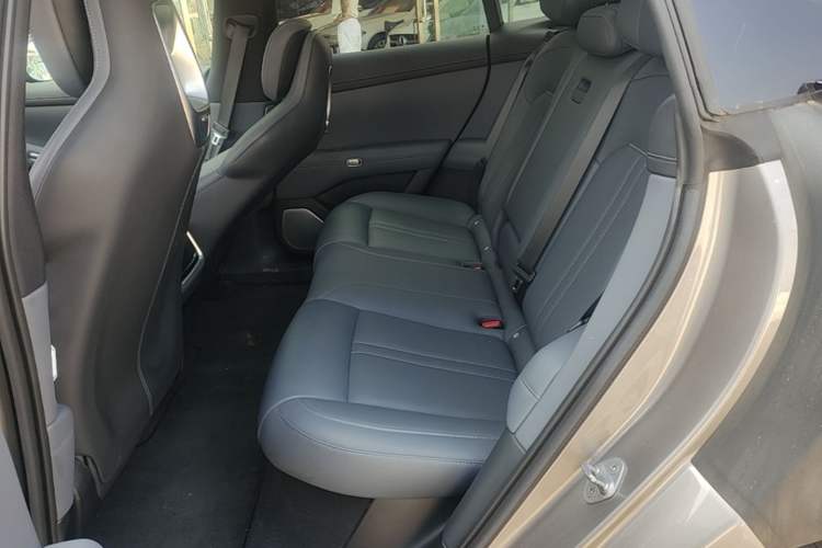 Used Xiaomi Auto YU7 2025 Ultra-Long Range Rear-Wheel Drive Version Left Rear Seat