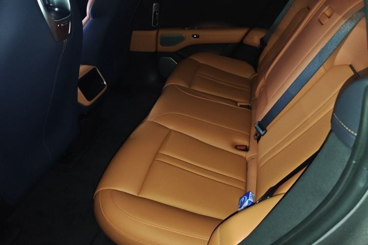 Used Xiaomi Auto YU7 2025 Ultra-Long Range High-Performance All-Wheel-Drive Max Edition Left Rear Seat