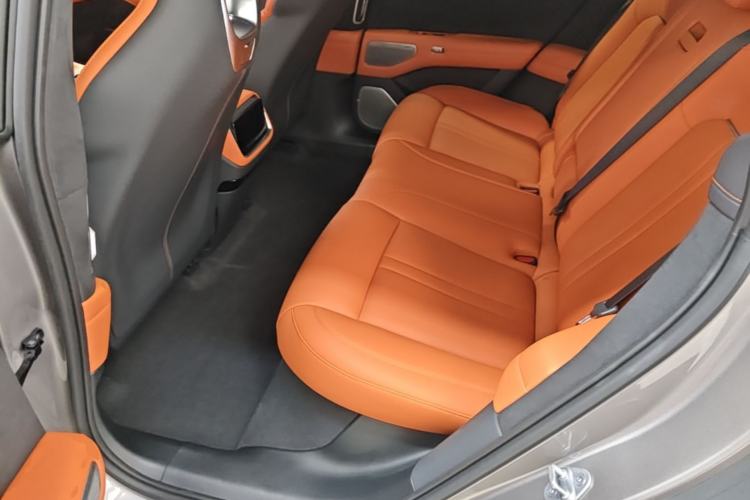 Used Xiaomi Auto YU7 2025 Ultra-Long Range High-Performance All-Wheel-Drive Max Edition Left Rear Seat