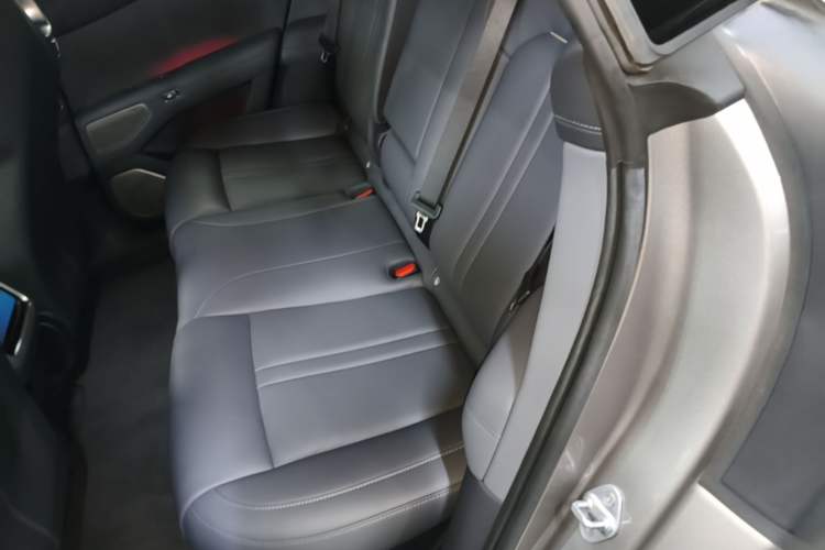 Used Xiaomi Auto YU7 2025 Ultra-Long Range High-Performance All-Wheel-Drive Max Edition Left Rear Seat