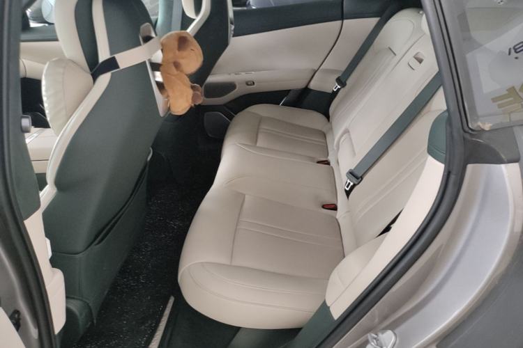 Used Xiaomi Auto YU7 2025 Ultra-Long Range High-Performance All-Wheel-Drive Max Edition Left Rear Seat