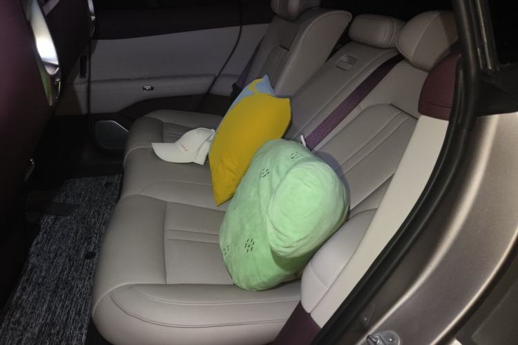Used Xiaomi Auto YU7 2025 Ultra-Long Range All-Wheel Drive Pro Version Left Rear Seat