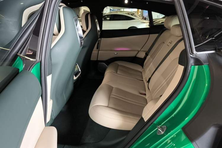 Used Xiaomi Auto YU7 2025 Ultra-Long Range All-Wheel Drive Pro Version Left Rear Seat