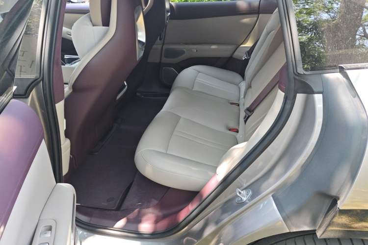 Used Xiaomi Auto YU7 2025 Ultra-Long Range High-Performance All-Wheel-Drive Max Edition Left Rear Seat
