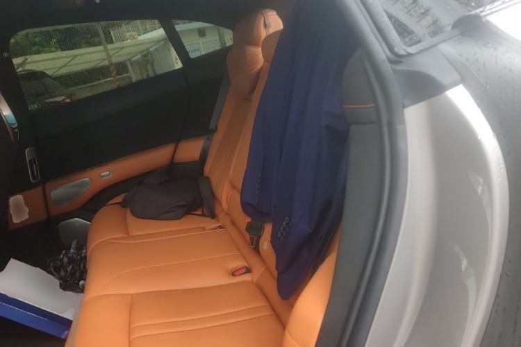 Used Xiaomi Auto YU7 2025 Ultra-Long Range High-Performance All-Wheel-Drive Max Edition Left Rear Seat