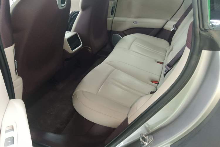 Used Xiaomi Auto YU7 2025 Ultra-Long Range Rear-Wheel Drive Version Left Rear Seat