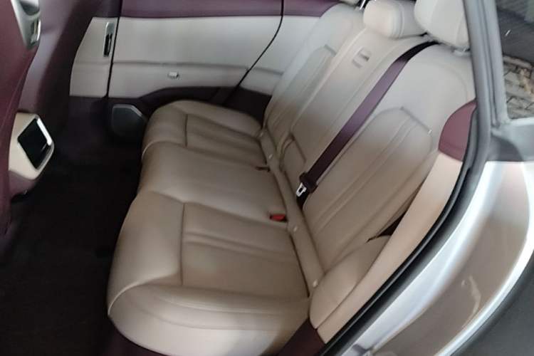 Used Xiaomi Auto YU7 2025 Ultra-Long Range Rear-Wheel Drive Version Left Rear Seat
