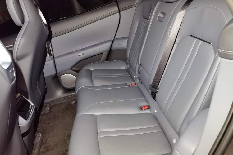 Used Xiaomi Auto YU7 2025 Ultra-Long Range Rear-Wheel Drive Version Left Rear Seat