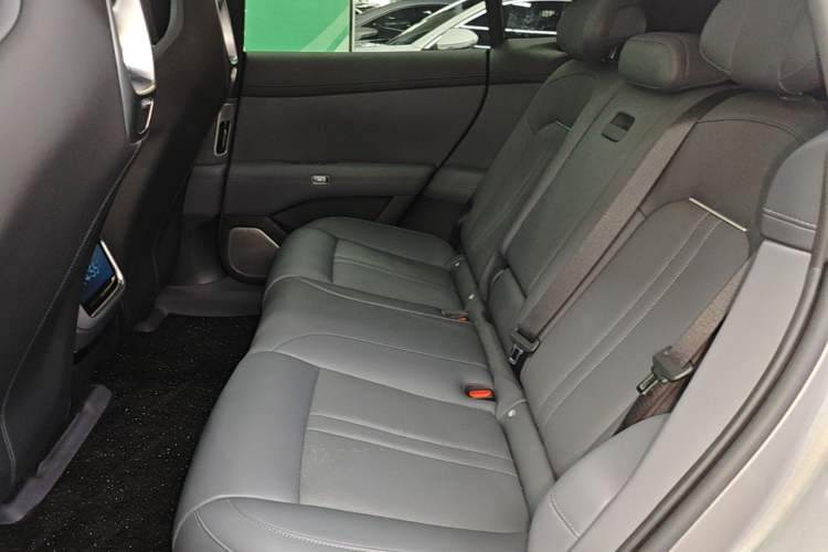Used Xiaomi Auto YU7 2025 Ultra-Long Range Rear-Wheel Drive Version Left Rear Seat